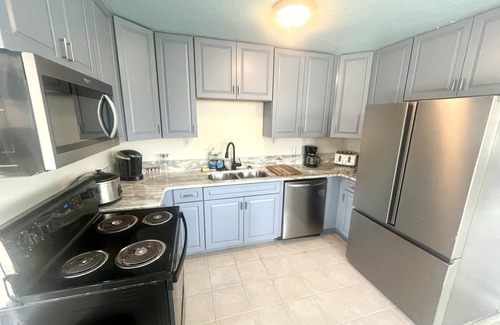 Salvo Apartment | BOARDING STATION - 1 Bedroom Apt, Sound View, W.D, WiFi & Recreation Package.