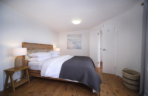 Seal Rocks House | Boat Beach Surf Shack - BYO Linen