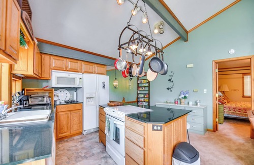 Elberton House | Boat Dock Access: Clarks Hill Lake Hideaway!