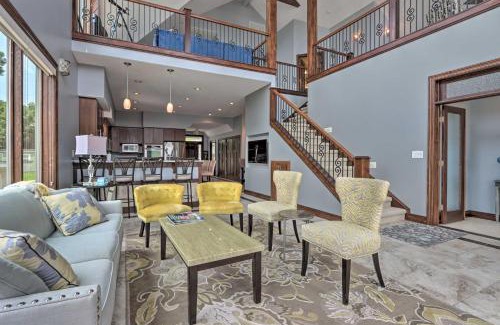 Kaiser House | Boat Dock and Kayaks Luxury Lake of the Ozarks Home