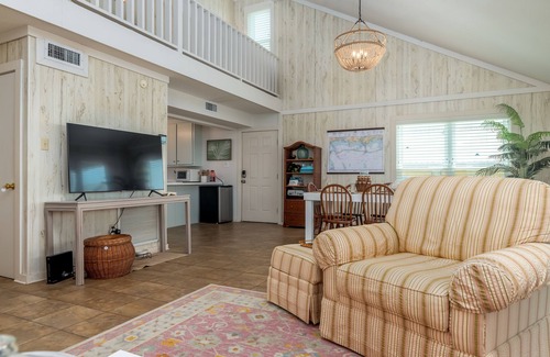 Silver Cay House | Boat Dock! Spectacular views walk to beach!