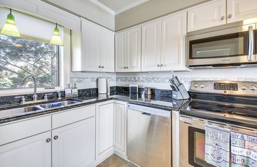 Elizabeth City Condo | Boat & Fish: Waterfront Gem on Pasquotank River!