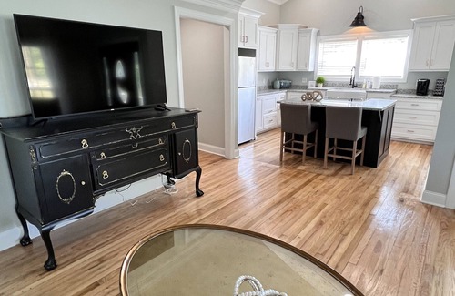 North Florence House | Boat Friendly, Vast Parking, Fenced Yard, Near River, UNA, Downtown, Spacious