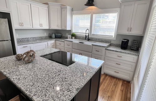 North Florence House | Boat Friendly, Vast Parking, Fenced Yard, Near River, UNA, Downtown, Spacious