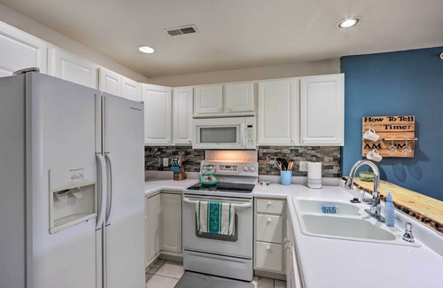 Camdenton Condo | Boat Ramp, Dock & Slip: Step-Free Camdenton Condo!