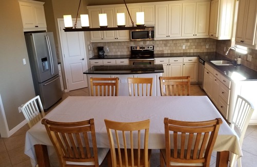 Waterford On Lake Travis House | Boat Ramp Open/Lakeview House/Perfect for Snowbirds/High-Speed Internet
