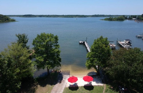 Summerton Boat Rental | BOAT Rental Only - Bentley Pontoon with new Garmin electronics