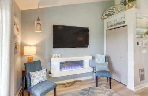 Oak Harbor Apartment | Boat Slip and Pool Access Oak Harbor Haven!