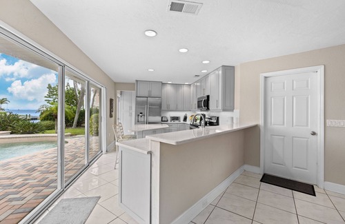 Longboat Key House | Boater’s Paradise–Pool & Dock, Walk to Beach Seas the Day: Home in LBK by RVA