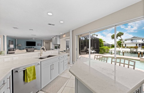 Longboat Key House | Boater’s Paradise–Pool & Dock, Walk to Beach Seas the Day: Home in LBK by RVA