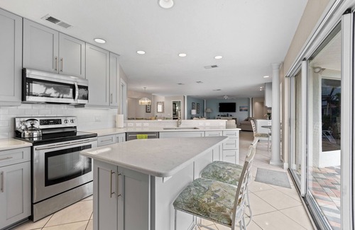 Longboat Key House | Boater’s Paradise–Pool & Dock, Walk to Beach Seas the Day: Home in LBK by RVA