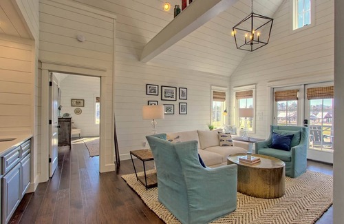 Dillard Cottage | Boathouse Cottage at Julep Farms