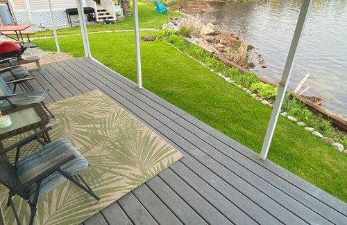 Cedarville Cottage | Boathouse Lakeside Cottage