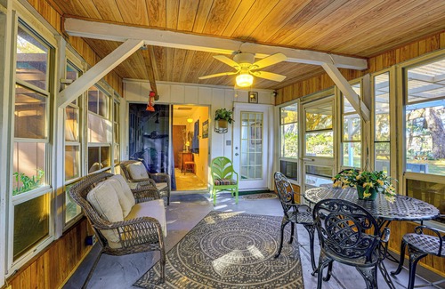 Chiefland House | Boathouse w/Screened Porch: Riverfront Escape!