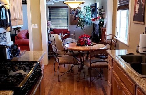 Morongo Valley House | BOBBYSUE’S ROCK HOUSE RANCH NESTLED BETWEEN JOSHUA TREE AND PALM SPRINGS