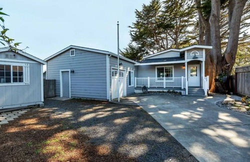 Old Town House | Bodega Bay Beach Bungalow