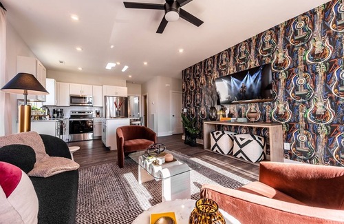 Whitebridge House | Bohemian Binary 232 & 234-2 Homes-Mins to Midtown