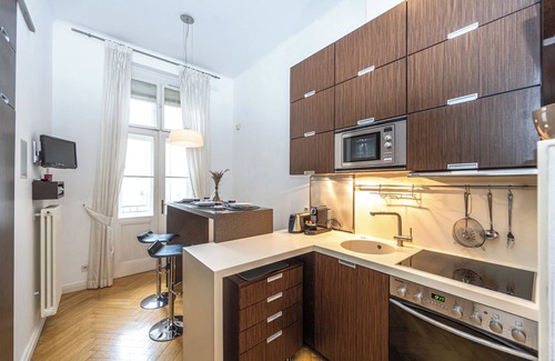 Josefov Apartment | Bohemian charm apartment by Paris Avenue 1