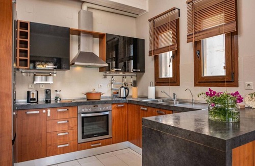 Lakka Apartment | Bohemian Harbor-View Haven in Lakka