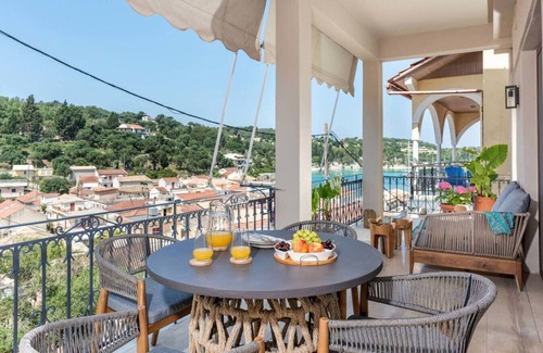 Lakka Apartment | Bohemian Harbor-View Haven in Lakka