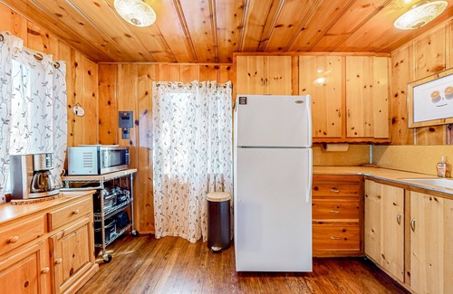 Crestline Cabin | Bohemian, peaceful dog-friendly cabin with mountain views, large yard, and games