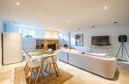 Old Toronto House | Boho 2 bed, 2.5 bath biohackers oasis - live, work and play!