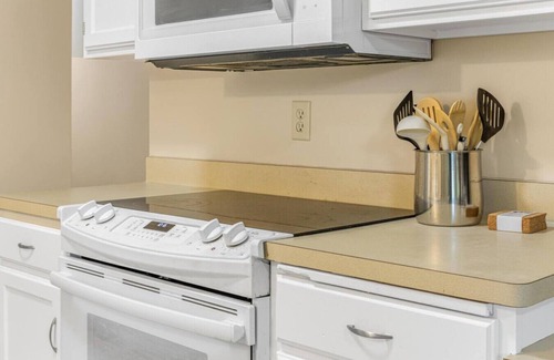 Brooklyn Center House | Boho Brooklyn, Minutes to Vikings US Bank Stadium
