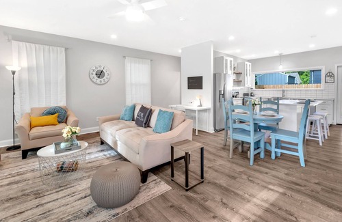 Gastonia House | BOHO CHIC - Newly Renovated - Near FUSE District and Downtown