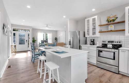 Gastonia House | BOHO CHIC - Newly Renovated - Near FUSE District and Downtown