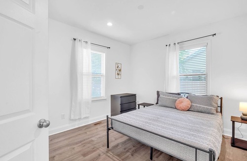Gastonia House | BOHO CHIC - Newly Renovated - Near FUSE District and Downtown