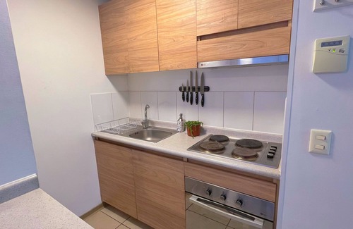 La Cisterna Apartment | Boho chic style apartment, 4 people 200 m from La Cisterna subway + parking lot