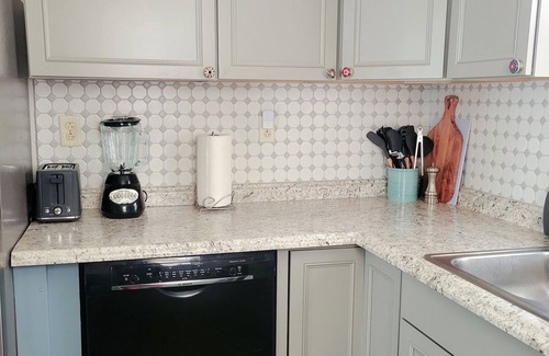 Town of Hastings House | Boho cozy 3 bedroom house close to Syracuse and Oswego with waterfront views.