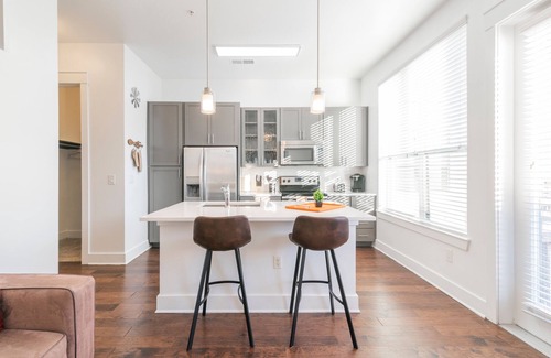 Barclay Downs Condo | BoHo Flat in Stylish SouthPark Charlotte~King Bed~Long Term Welcome