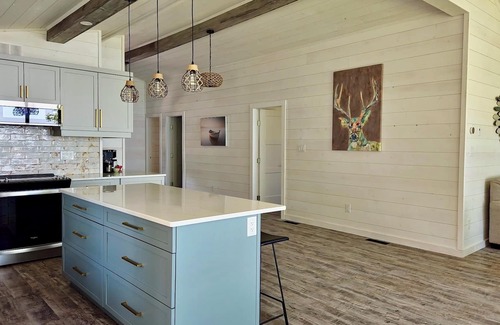 Arnes Cottage | Boho Luxe Lakefront Cottage