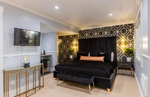 Northwood Hotel | Boho Manor Resort - Studio E