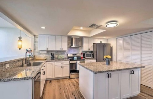 Tucson House | Boho-off-Broadway, fun and chic family home!nn