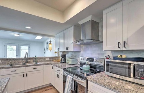 Tucson House | Boho-off-Broadway, fun and chic family home!nn