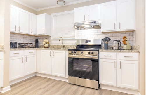 Columbus House | Boho Retreat that sleeps 10, 3bd 2bath centrally located to Ft. Moore and CSU