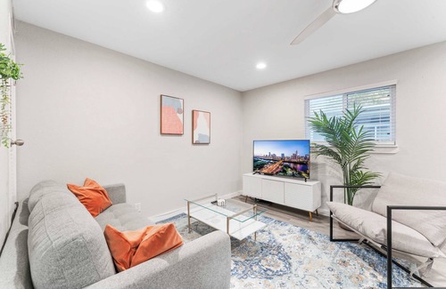 Highland Apartment | Boho West Downtown 1BR suite w/washer&dryer
