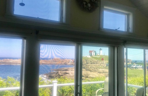 York Beach Cottage | Bold Ocean Front Cottage at Nubble light house