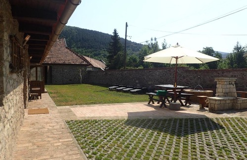 Boldogkovaralja House | BoldogKőHáz