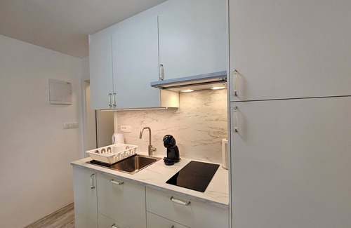 Siska District Apartment | Bolero B Tour As/Modern and comfortable studio with WiFi and AC in Ljubljana