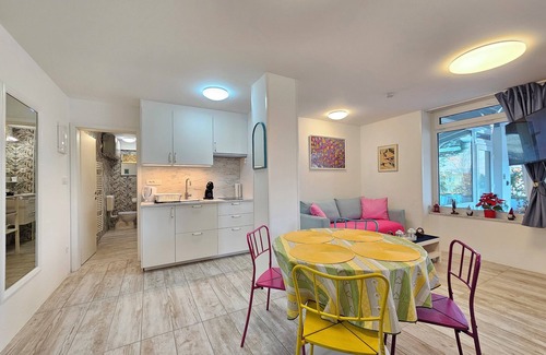 Siska District Apartment | Bolero B Tour As/Modern and comfortable studio with WiFi and AC in Ljubljana