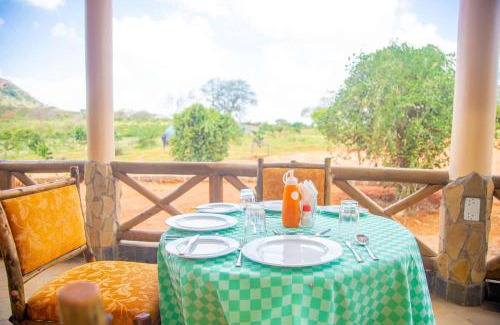 Voi Cabin | Boma Simba Safari Lodge