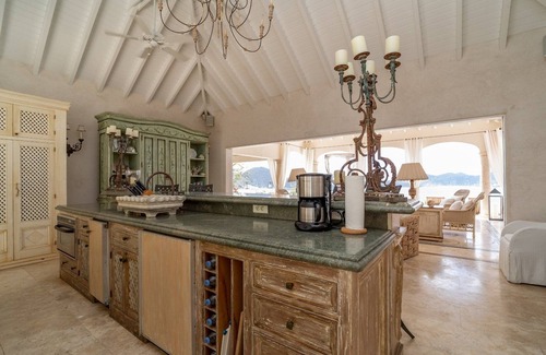 Pointe Milou Villa | Bon Temps (1/6 Rooms)