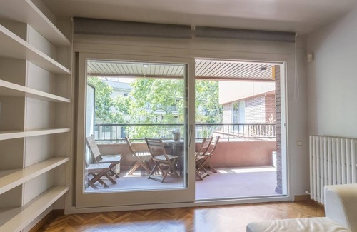Les Tres Torres Apartment | Bonanova apt. with terrace, classic style Spacious