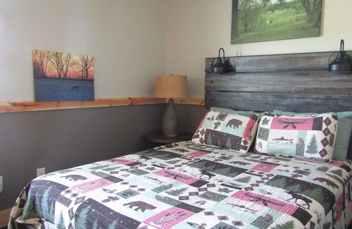 Orange Prairie Cottage | Bonati-Bollwinkle Legacy Cabin 5