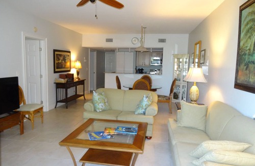 Bonita Bay Condo | Bonita Bay - Lake Frontage! Ground floor Bldg E