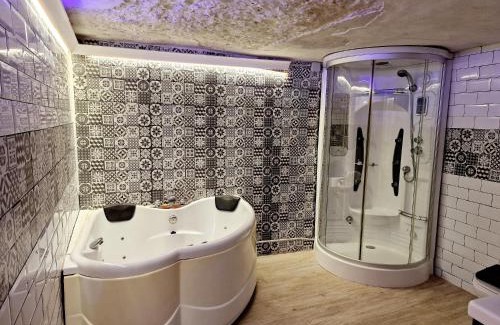 Paterna Apartment | BONITA CASA CUEVA CON JACUZZI