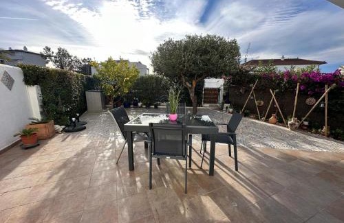 Santa Margarida Apartment | Bonito apartamento con gran terraza y piscina comunitaria